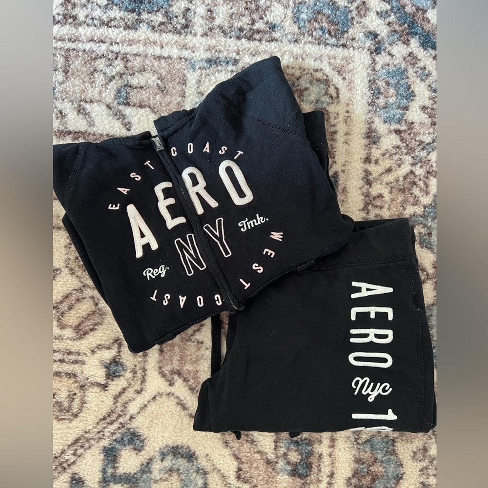 Aeropostale black women’s set, used in a good condition.